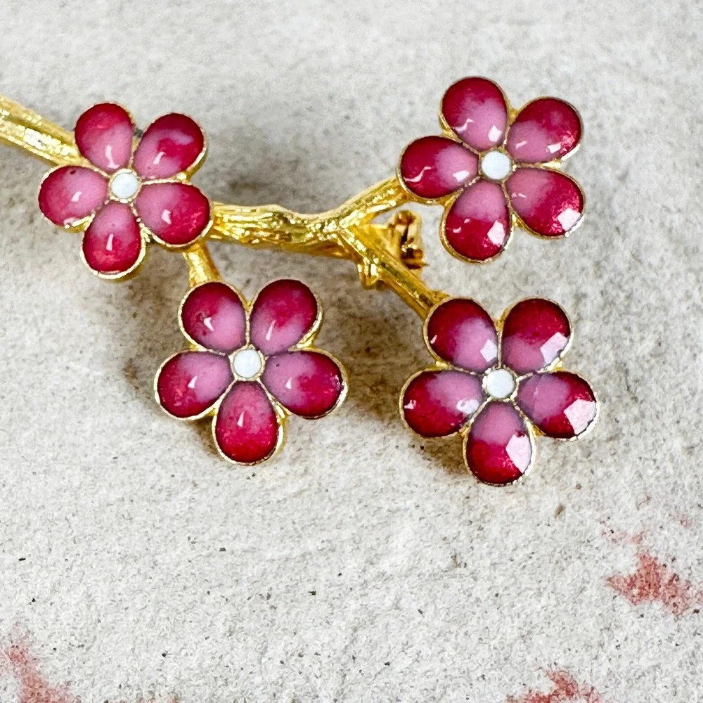 Set of 2 Vintage Gold Tone Enamel Flower Brooch Pins‎ Red Rose & Pink Flowers